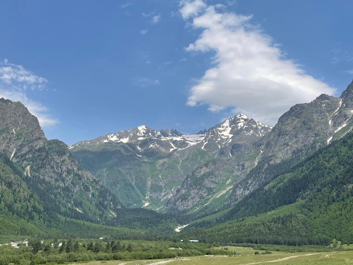 Panorama Ushba Hotell Mestia Eksteriør bilde