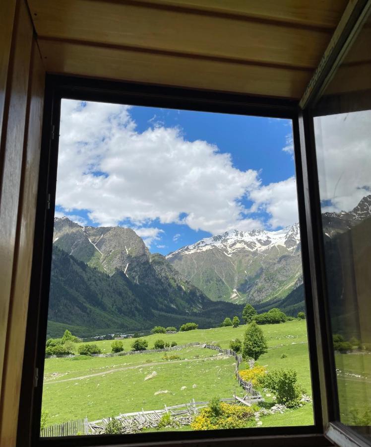 Panorama Ushba Hotell Mestia Eksteriør bilde