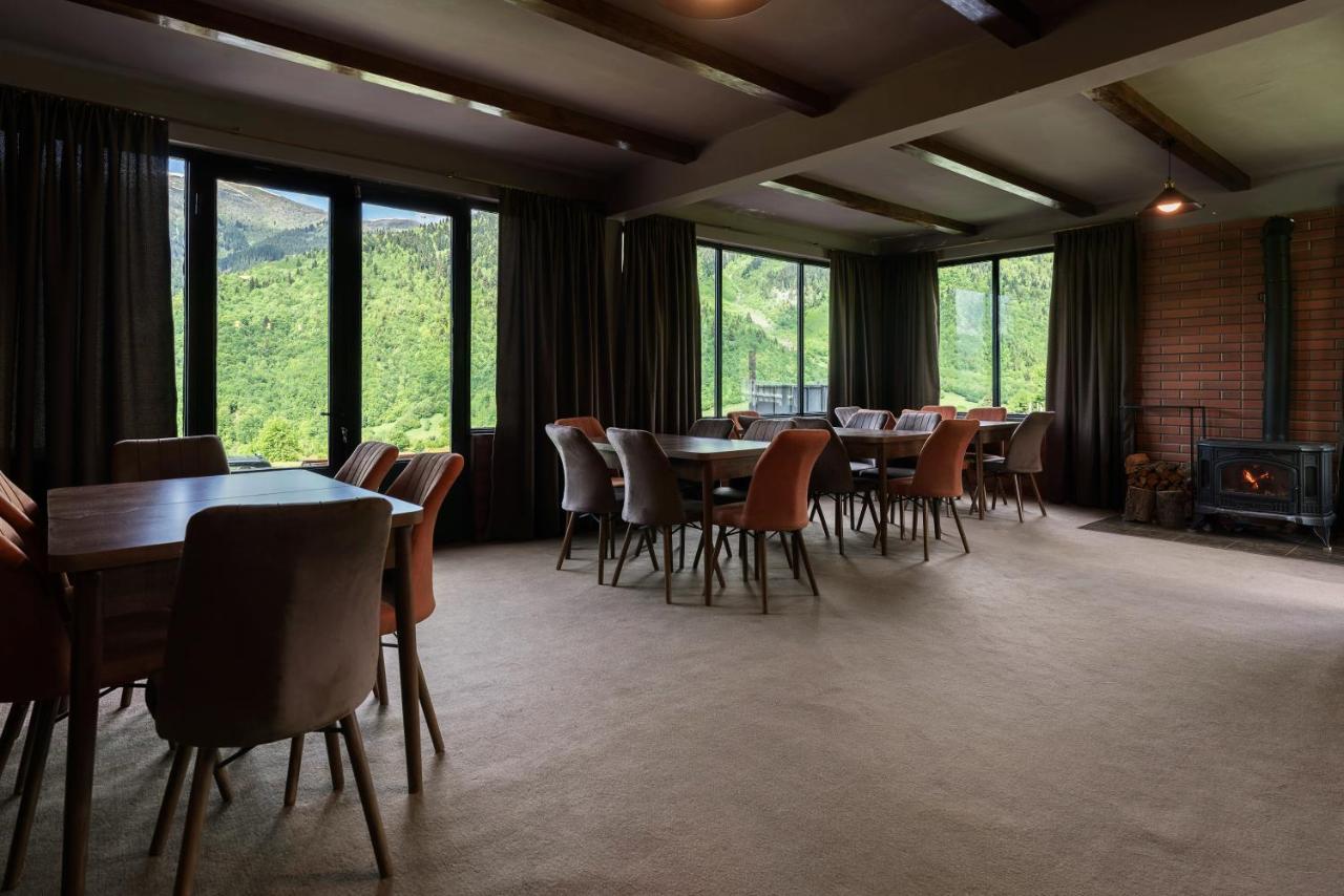 Panorama Ushba Hotell Mestia Eksteriør bilde