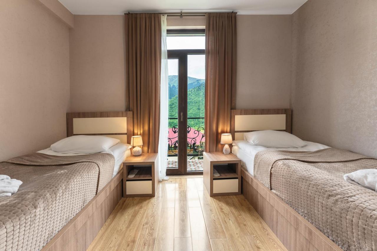 Panorama Ushba Hotell Mestia Eksteriør bilde